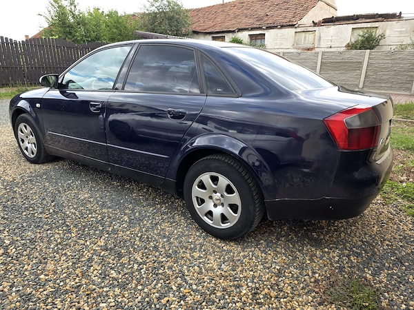 AUDI A4 2002 — imagine 4