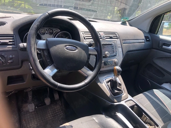 FORD Kuga 2010 — imagine 2