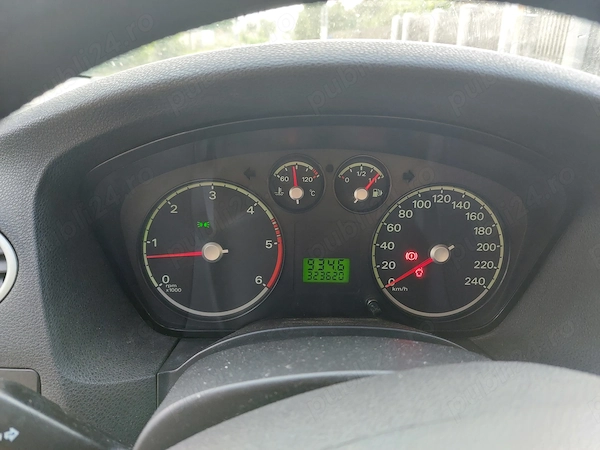 FORD Focus 2005 — imagine 6