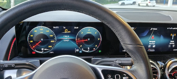 MERCEDES-BENZ GLB 2022 — imagine 9