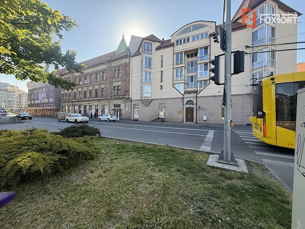 PIATA UNIRII-CENTRU- Apartament cu 3 camere - TIMISOARA-92 MP — fotografia 1