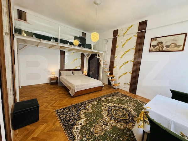 Garsonieră spațioasă, tip duplex, în centrul istoric al Brașovului — fotografia 1