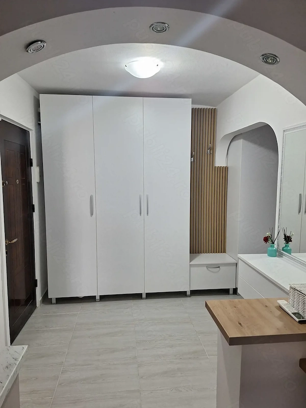 Vând apartament bloc cu acoperis — fotografia 1