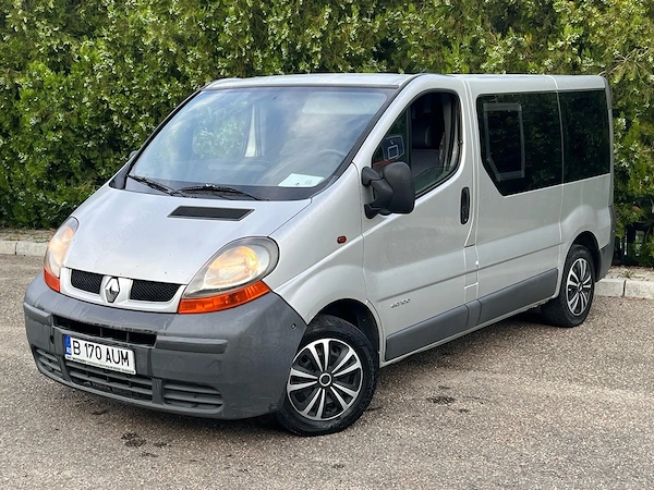 Vând Renault trafic 9 locuri 1.9 diesel