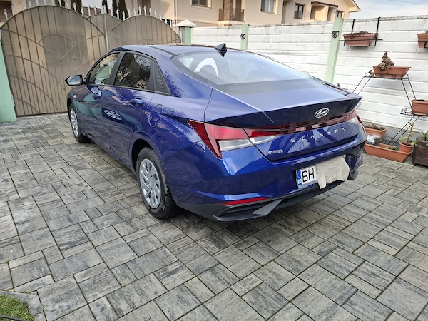 HYUNDAI Elantra 2021 — imagine 3