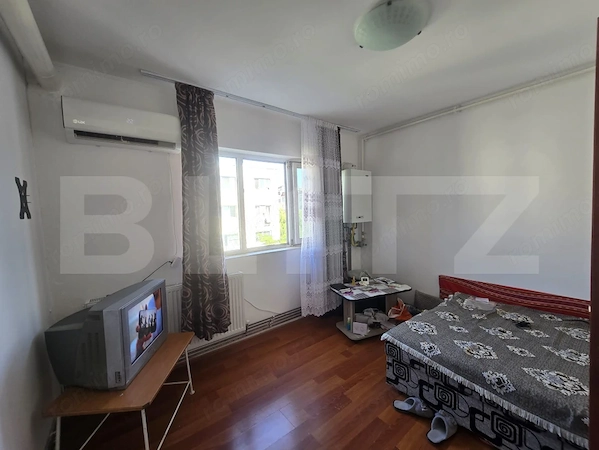 Garsoniera de vanzare, 24 mp, etaj 3, zona Micro 12 — fotografia 1