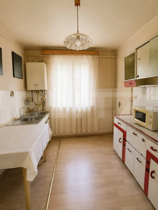 Apartament 3 camere, 75 mp, etaj 2, balcon 8 mp, Progresul — fotografia 1