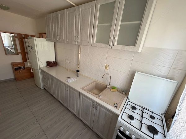 Apartament 3 camere de inchiriat, etaj 5 - zona Cetate — fotografia 3