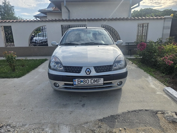 RENAULT Clio 2005