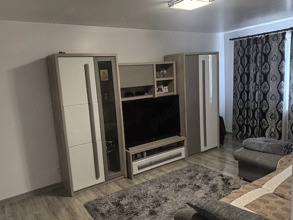 Vând apartament 3camere,et2 — fotografia 1