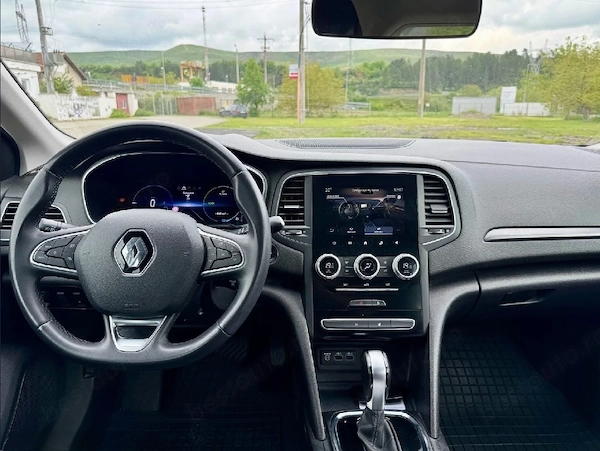 RENAULT Megane 2021 — imagine 2