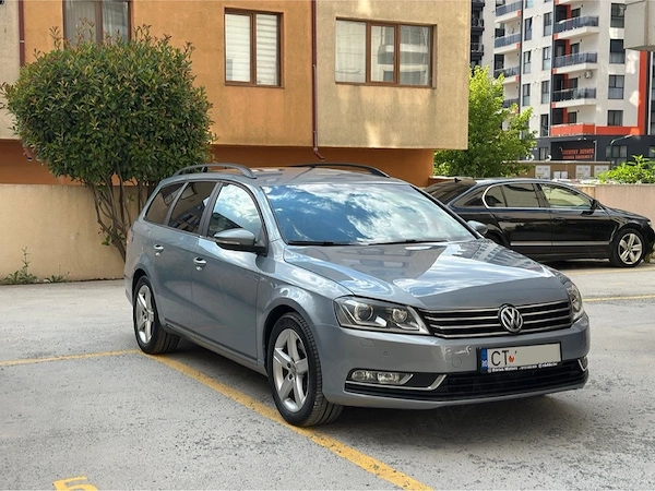 VOLKSWAGEN Passat