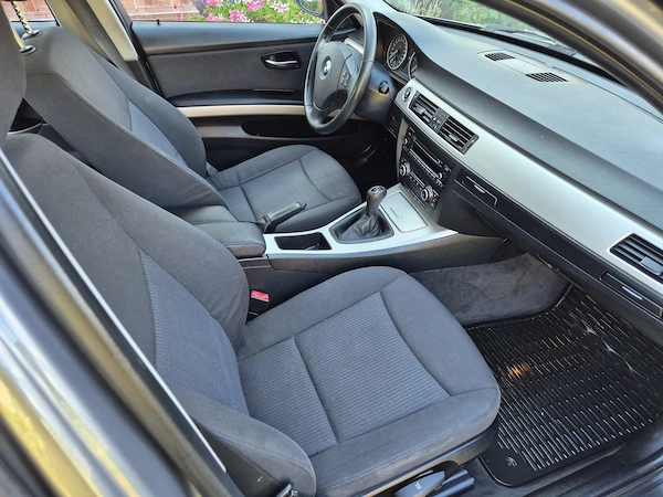 BMW 3 Series 2011 — imagine 8