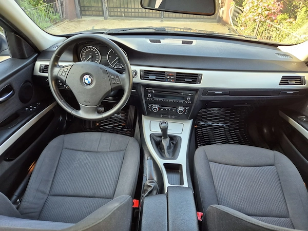 BMW 3 Series 2011 — imagine 7