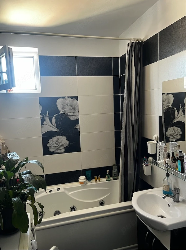Apartament 2 camere, spațios, mobilat și utilat, gata de mutare, loc de parcare — fotografia 3