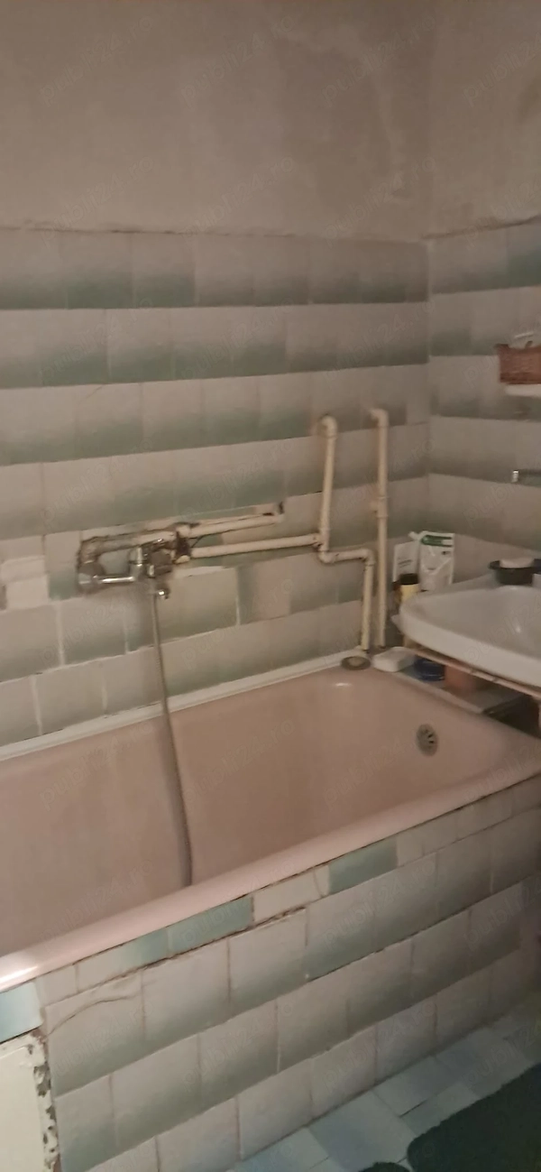 cet0garsoniera baie și bucătărie etaj 2 — fotografia 3