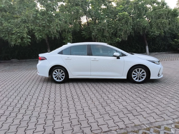 TOYOTA Corolla 2022 — imagine 5