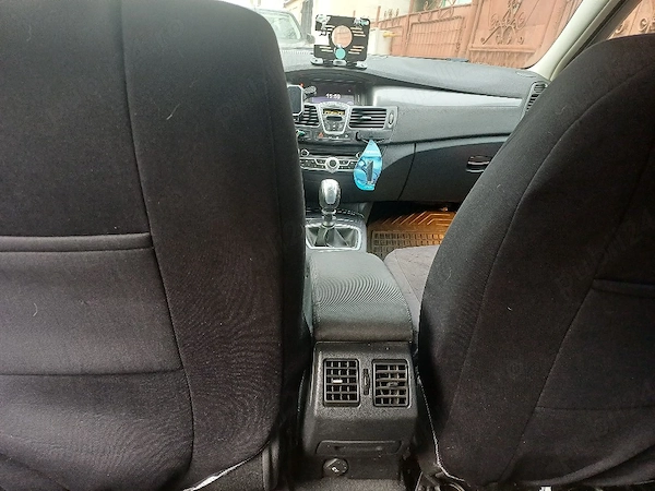 RENAULT Laguna 2010 — imagine 4