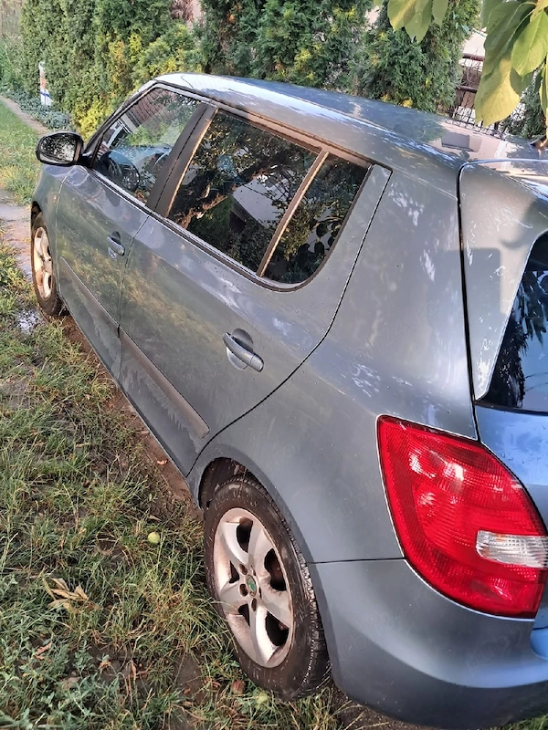 SKODA Fabia 2011 — imagine 5