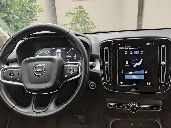 VOLVO XC40 2021 — imagine 9