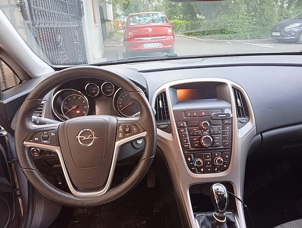 OPEL Astra 2011 — imagine 5