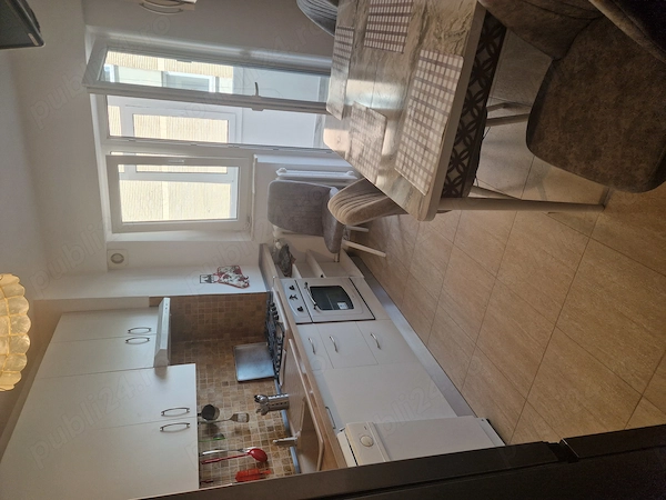 Închiriez apartament 3camere — fotografia 1
