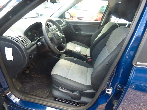 SKODA Fabia 2011 — imagine 3