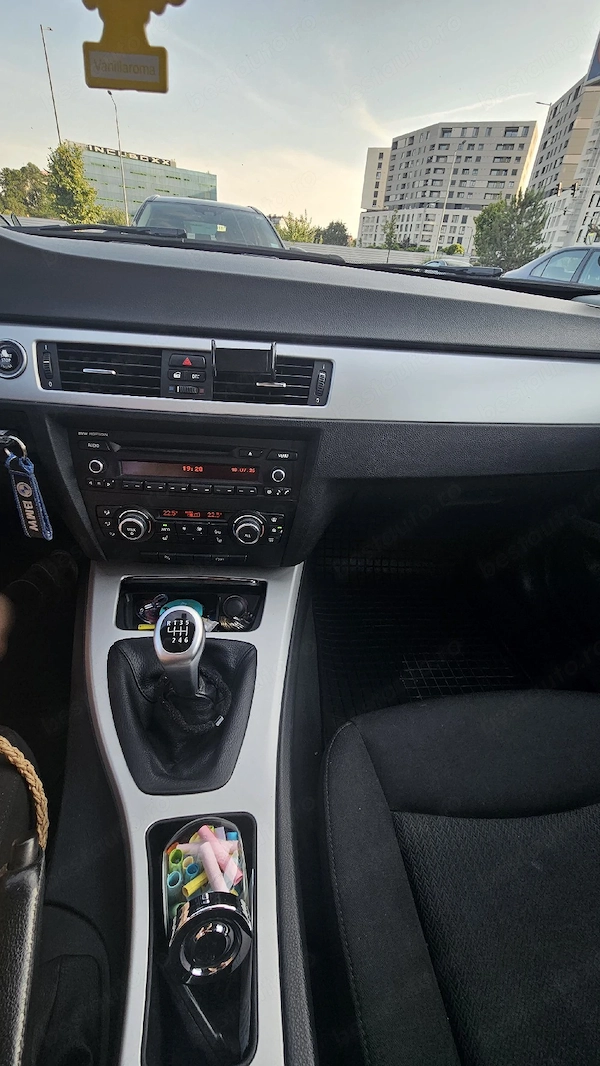 BMW 3 Series 2011 — imagine 3