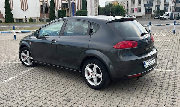 SEAT Leon 2011 — imagine 4