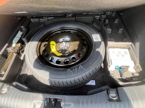FORD Kuga 2024 — imagine 9