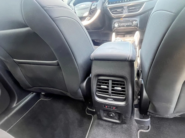 FORD Kuga 2024 — imagine 8