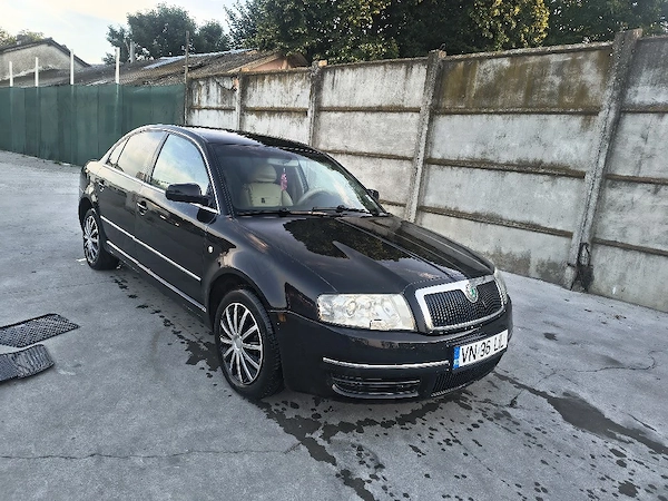 SKODA Superb 2005