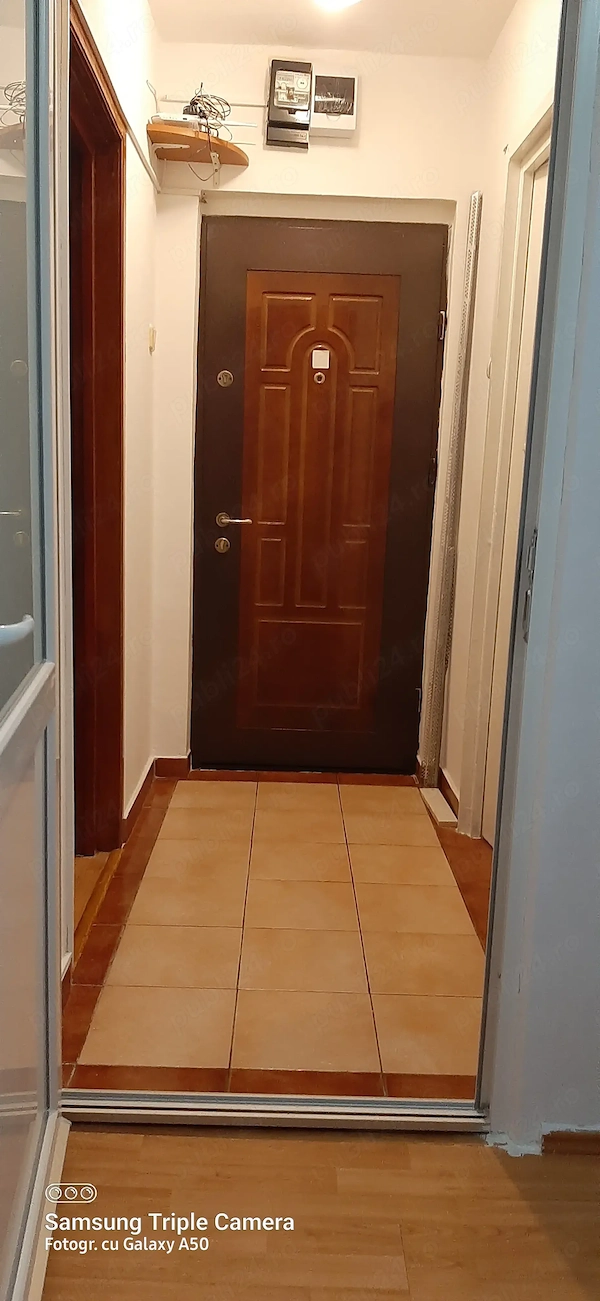 Închiriez apartament cu 2cam.conf 2 , cartier Berceni — fotografia 1