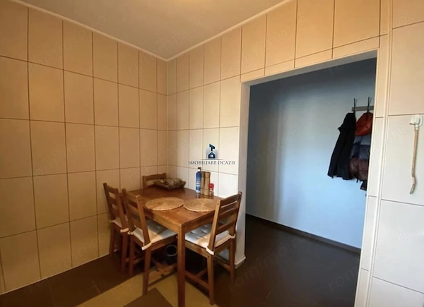 Vanzare Apartament 3 Camere Semidecomandat Berceni-Secuilor — fotografia 3