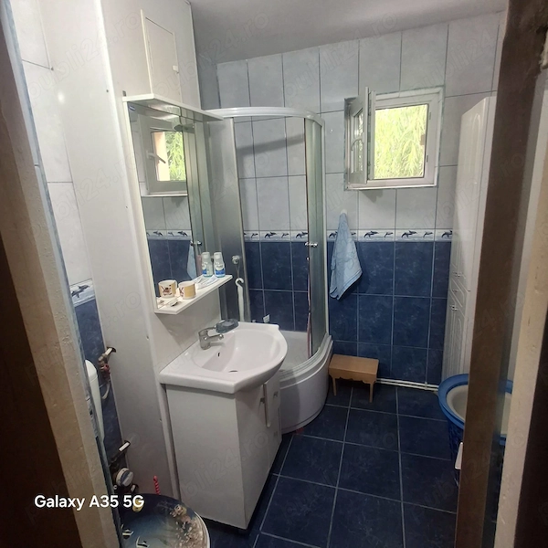 URZICENI - De vanzare apartament cu 4 camere — fotografia 1