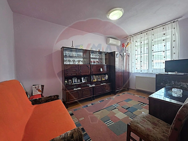 Apartament 3 camere decomandate – zonă excelentă, cartier Vitrometan — fotografia 3