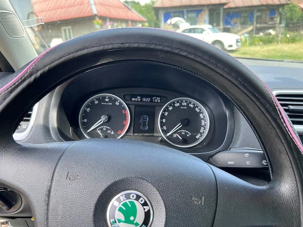 SKODA Fabia 2009 — imagine 4