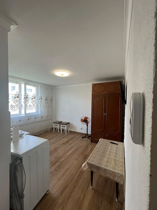 Garsoniera gata de mutat-etaj 3-zona Dacia — fotografia 1