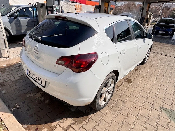 OPEL Astra 2012 — imagine 4