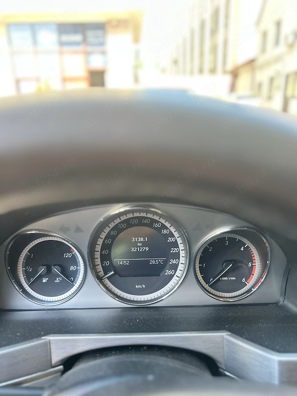 MERCEDES-BENZ E-Class 2011 — imagine 4