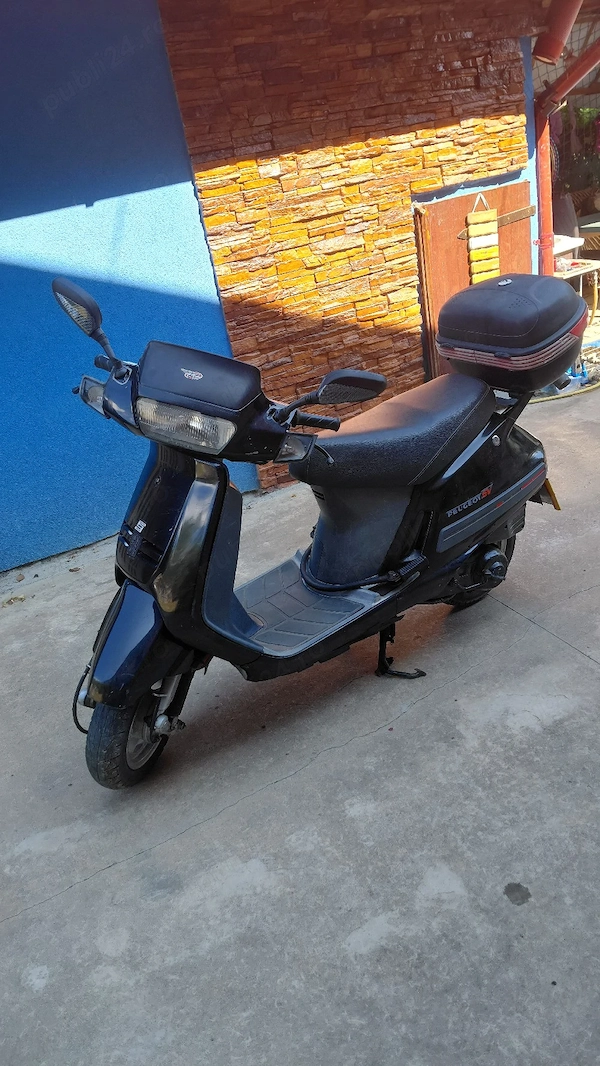 scuter peugeot 49 cm in stare de functionare cu acte in regula