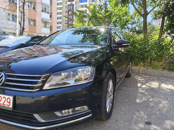 VOLKSWAGEN Passat