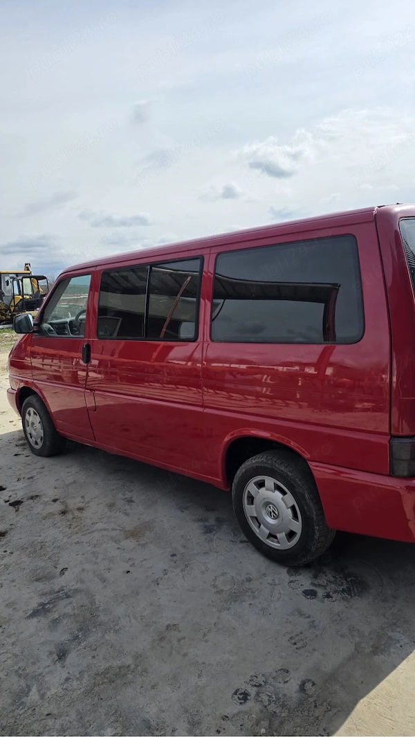 VOLKSWAGEN Multivan