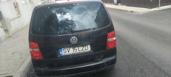 VOLKSWAGEN Touran