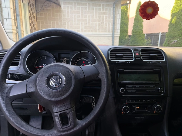 VOLKSWAGEN Golf 2010 — imagine 4