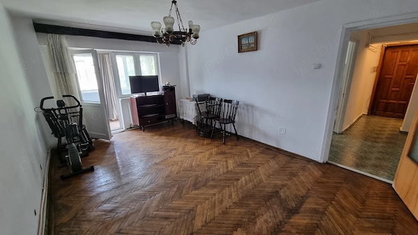 Apartament 3 camere, boxă, de vânzare - N. Titulescu, Slatina — fotografia 1