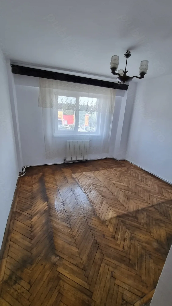 Apartament 3 camere, boxă, de vânzare - N. Titulescu, Slatina — fotografia 3
