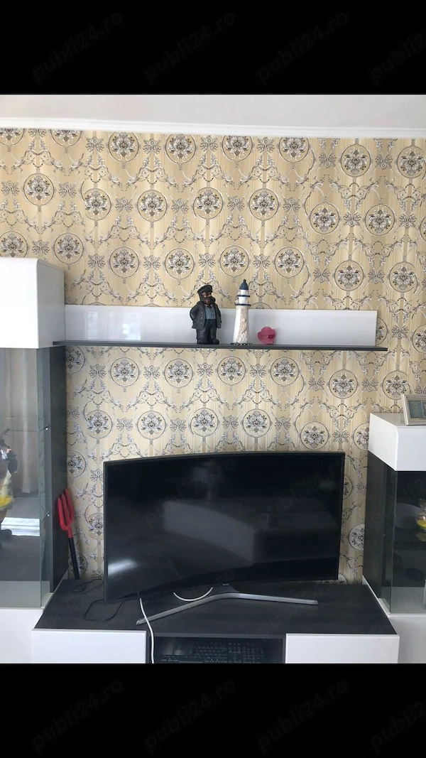 Apartament 4 camere de vanzare Ultracentral Craiova( Mercur) Pret Negociabil — fotografia 3