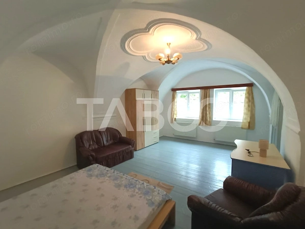Apartament la casa 3 camere 68 mpu utili in apropiere de Piata Cibin — fotografia 3