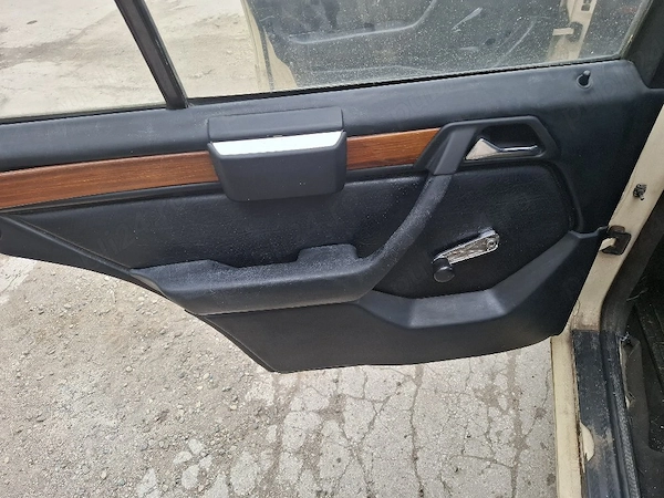 MERCEDES-BENZ E-Class 1991 — imagine 3